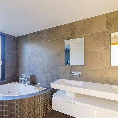 Marion Biarritz, 3 Et Piscine 비아히쯔